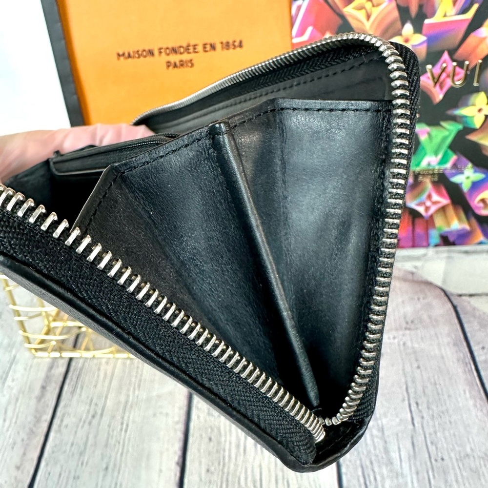 Dunhill black zippy zip around wallet - Picture 6 of 12